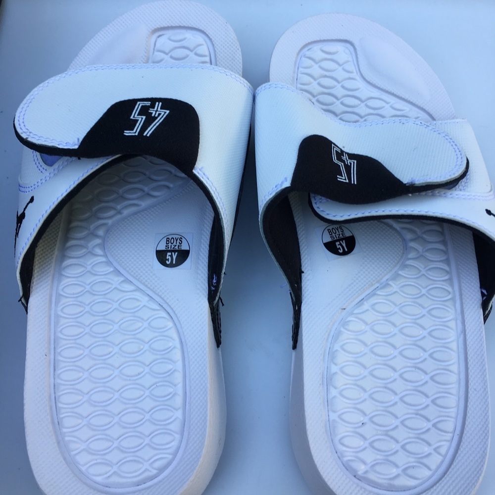 Jordan Retro XL Retro youth slide.